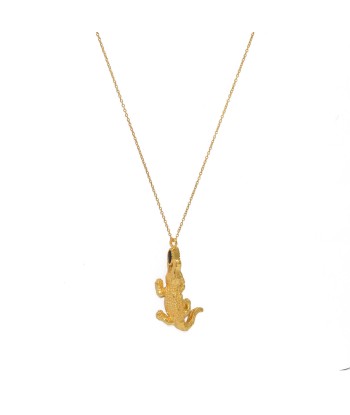 Collier doré pendentif crocodile et pierre soldes