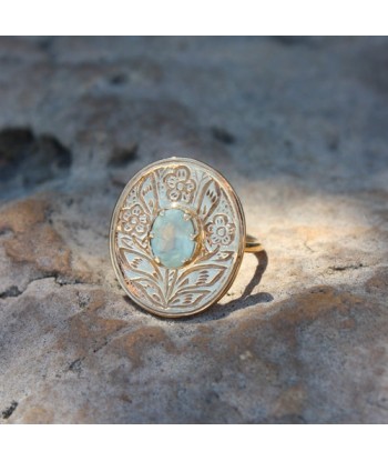 Bague dorée gravée fleur et pierre livraison et retour toujours gratuits