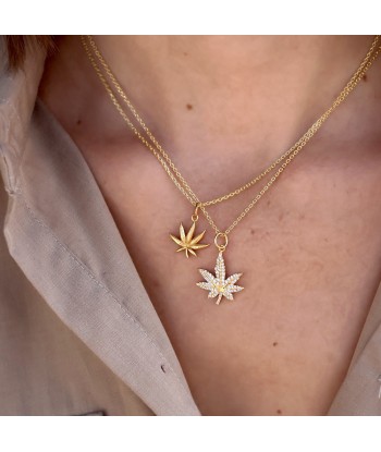 Collier doré feuille de chanvre zircons Le MVP de beaucoup