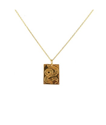 Collier doré pendentif serpent gravé brillant des détails fins